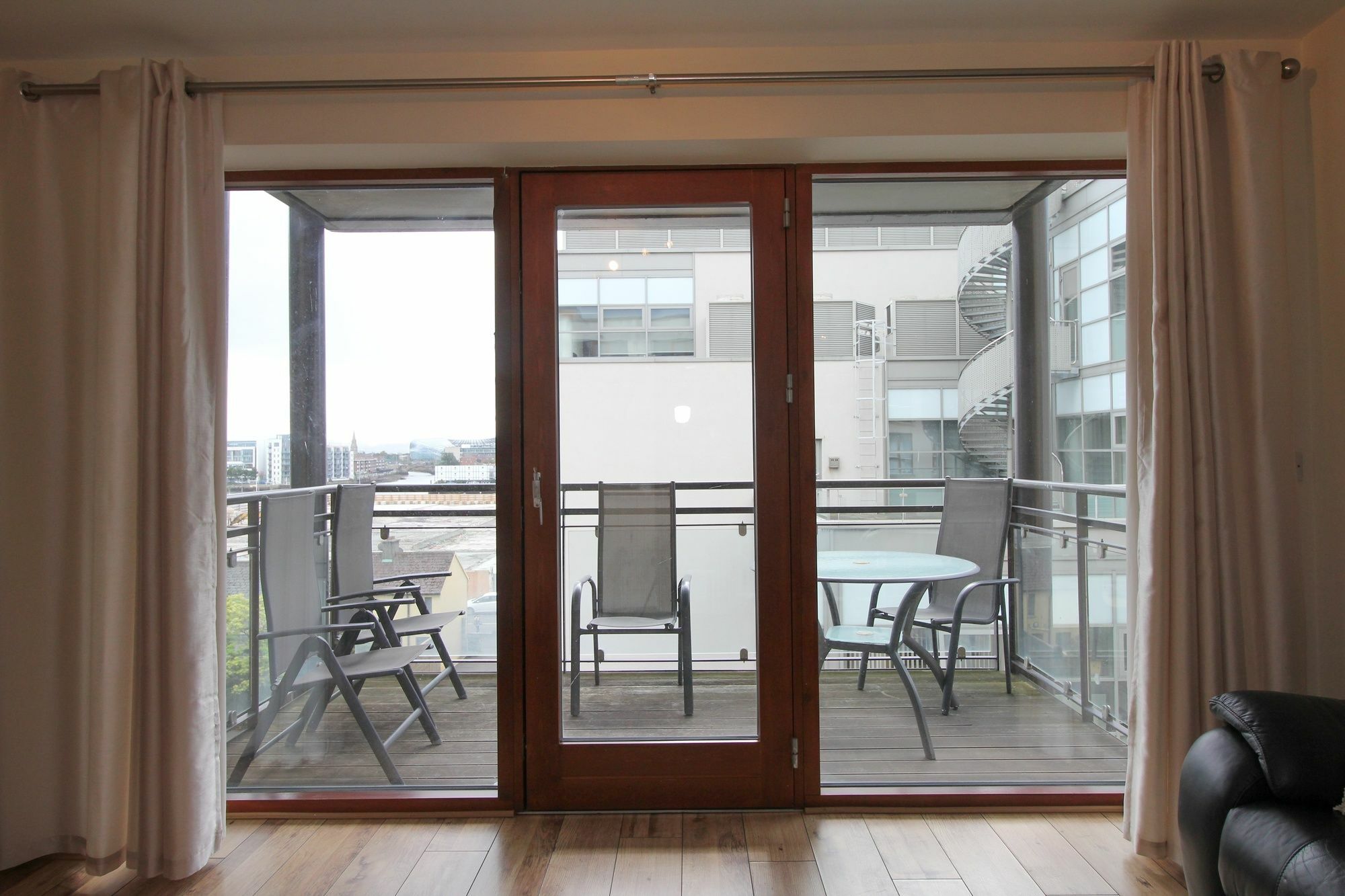 דבלין Point Village Modern Apartment מראה חיצוני תמונה